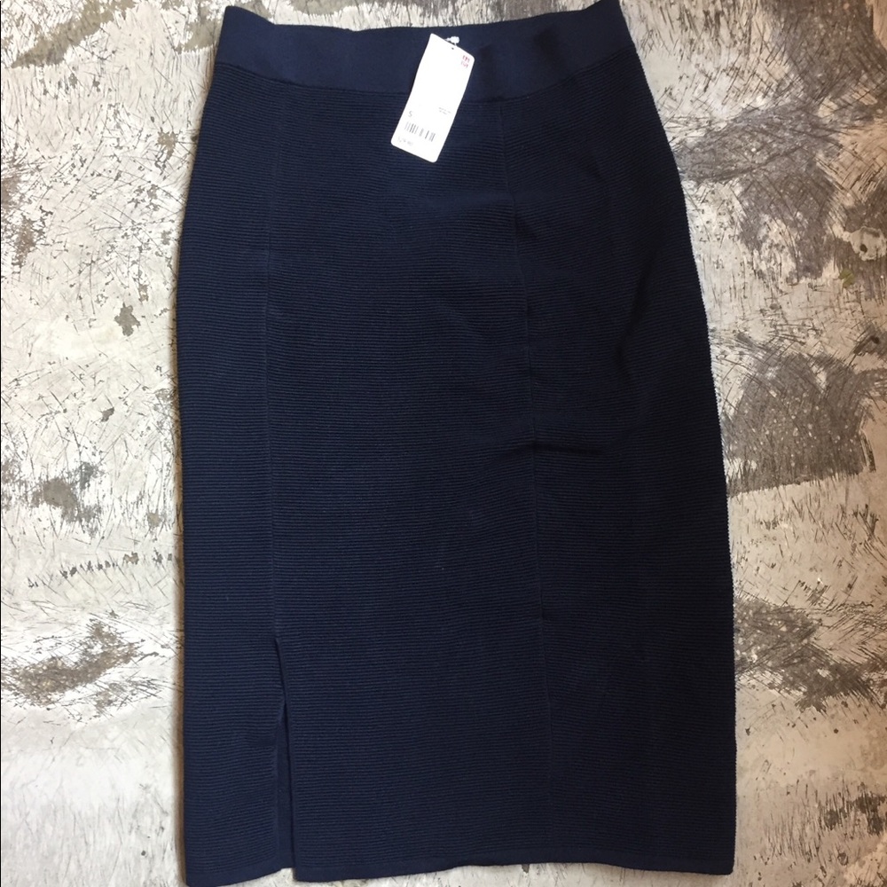 Uniqlo, new, ribbed navy pencil skirt, size small